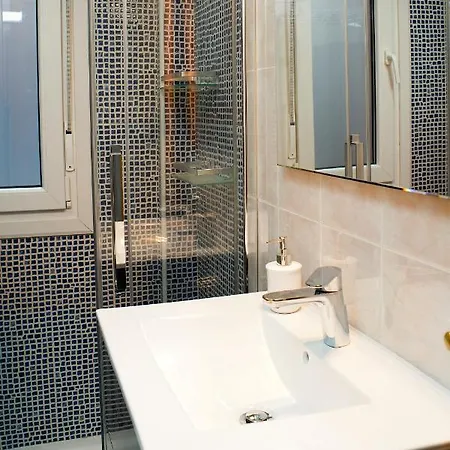 Sestao, Vivienda Turistica Renovada Con Terraza Y Wifi Appartamento *
